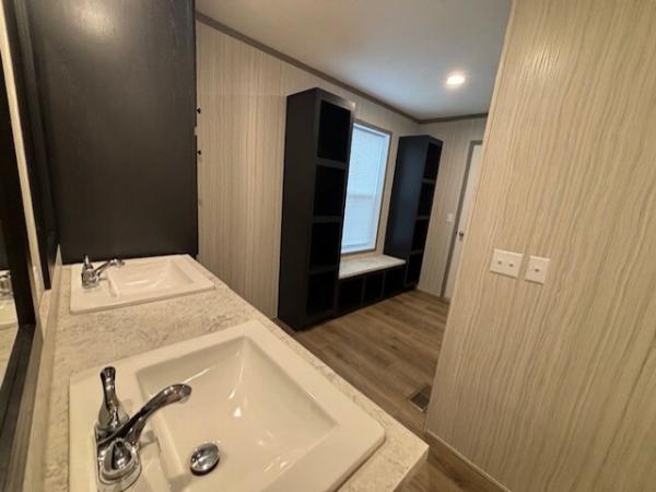 2025 Clayton 95PLH28523G Mobile Home