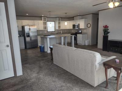 Photo 4 of 19 of home located at 368 Sycamore Dr White Lake, MI 48383