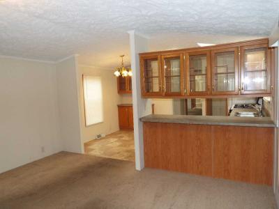 Photo 4 of 11 of home located at 26254 Carolina Ave Novi, MI 48374