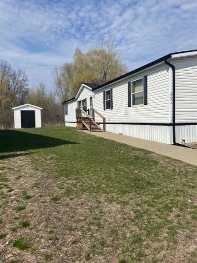 Photo 2 of 19 of home located at 28074 Charlemagne #52 Romulus, MI 48174