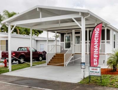 Photo 2 of 15 of home located at 172 Plantation Blvd Lake Worth, FL 33467