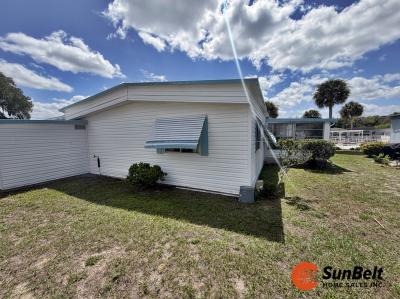 Photo 5 of 31 of home located at 36121 Plum Avenue Grand Island, FL 32735