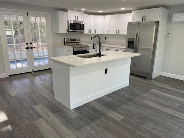 1976 Hillcrest Manufactured Home