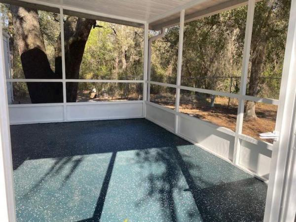 1976 Hillcrest Manufactured Home