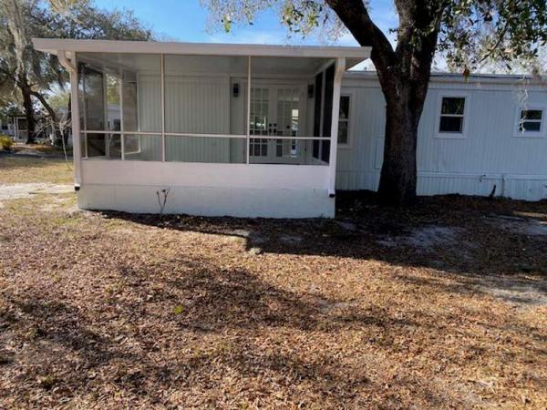1976 Hillcrest Manufactured Home