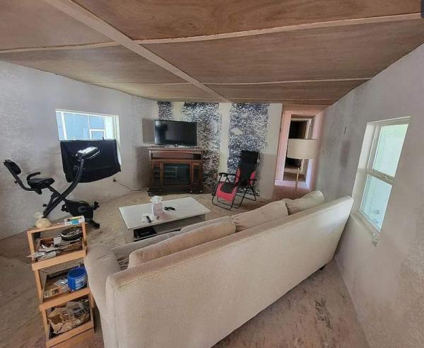 1983 LIBE Manufactured Home