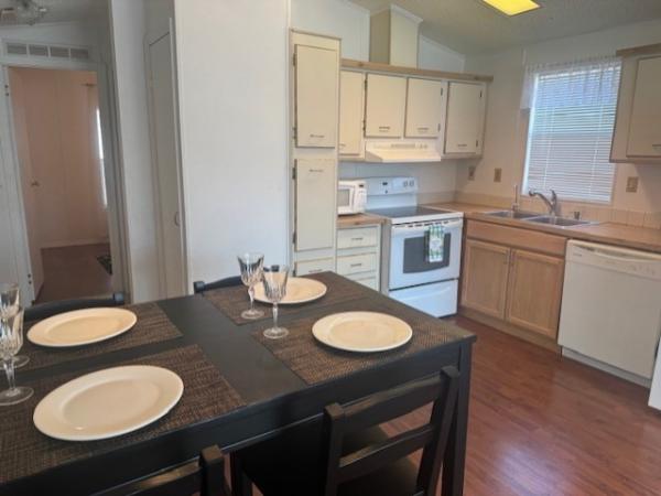 1986 Schult Manufactured Home