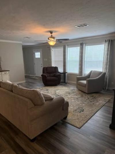 Photo 2 of 9 of home located at 93 W Kornegay Drive West Blocton, AL 35184