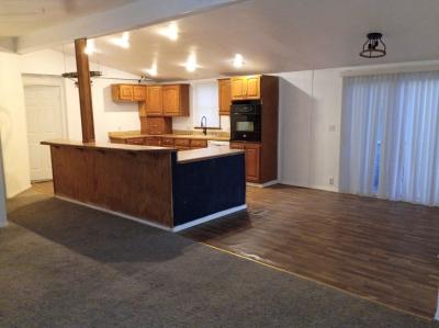 Mobile Home at 202 W Peach Tree Ln Wellington, KS 67152