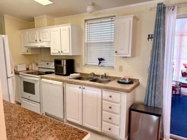 2005 Homes of Merit A17415 Mobile Home