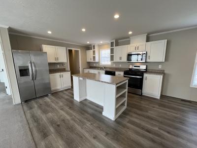 Mobile Home at 40009 N Tothill Cir Sterling Heights, MI 48310