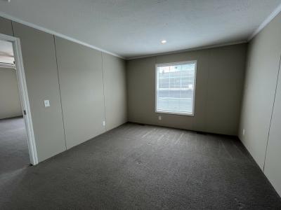 Photo 4 of 12 of home located at 40009 N Tothill Cir Sterling Heights, MI 48310