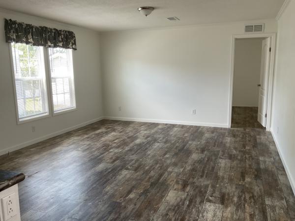 2020 Champion RH2703C7016 Mobile Home