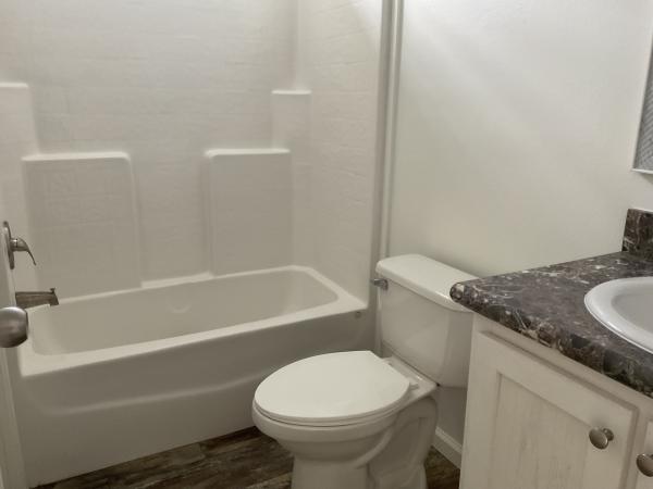 2020 Champion RH2703C7016 Mobile Home