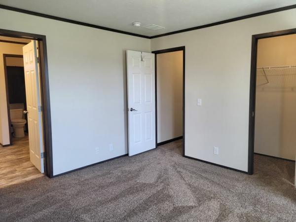 2019 Champion DD2864 Mobile Home