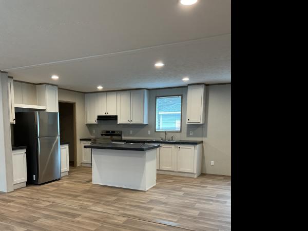 2025 Clayton 34HZN28563A Mobile Home