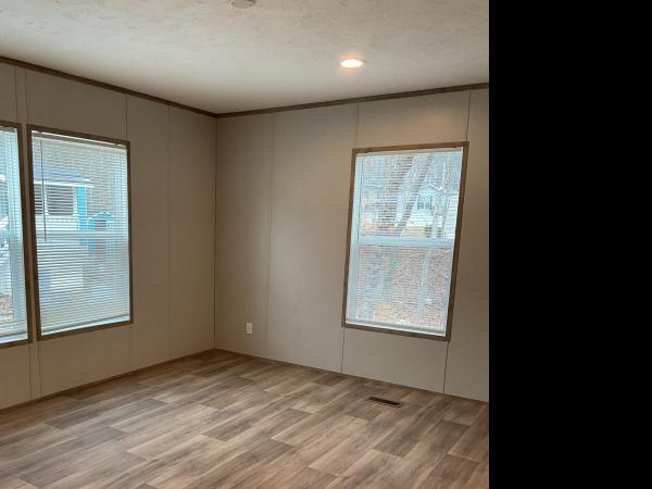 2025 Clayton 34HZN28563A Mobile Home