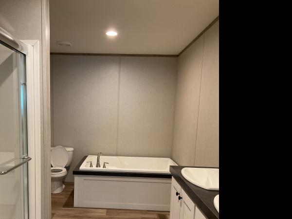 2025 Clayton 34HZN28563A Mobile Home