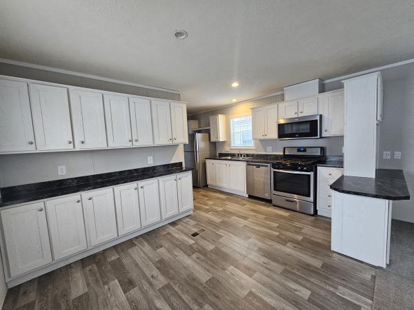 2021 Redman Advantage II  Home