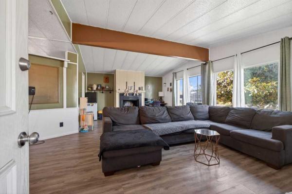 1983 9248 Golden West Homes SB77A7 Manufactured Home