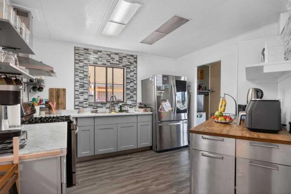 1983 9248 Golden West Homes SB77A7 Manufactured Home