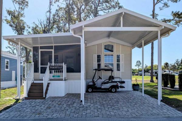 Photo 4 of 2 of home located at 2206 Chaney Dr, Lot 527 Ruskin, FL 33570