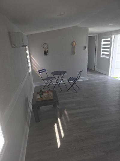 Photo 3 of 10 of home located at 207 S Mount Carmel Road Brandon, FL 33511