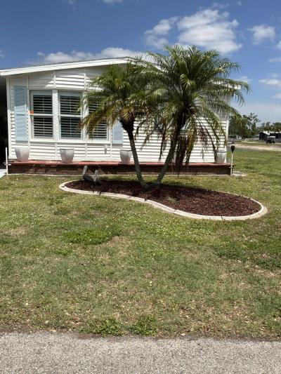 Mobile Home at 19236 Meadow Brook Ct North Fort Myers, FL 33903