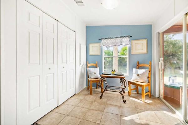 2000 Palm Harbor Mobile Home