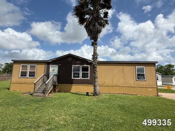 Photo 1 of 2 of home located at Sun Meadows Park 1100 Fox Meadow Dr Trlr 68 Alvin, TX 77511