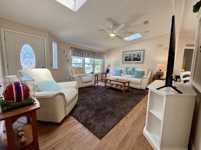 Photo 4 of 30 of home located at 2106 Sea Crescent Ruskin, FL 33570