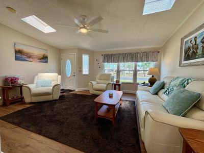 Photo 5 of 30 of home located at 2106 Sea Crescent Ruskin, FL 33570