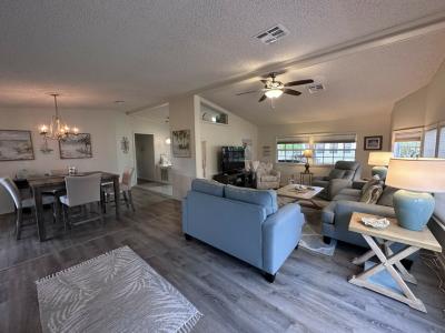 Photo 4 of 13 of home located at 2203 East Lakeview Drive Sebastian, FL 32958