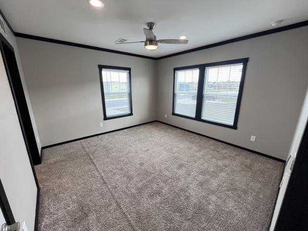 2022 Clayton 32DEV28563A Mobile Home