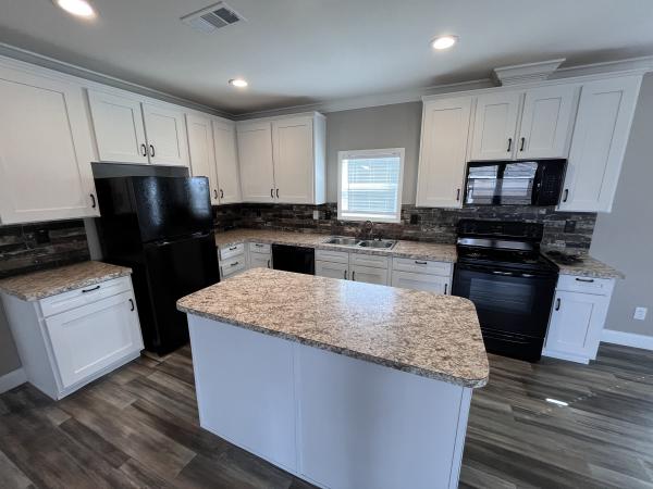 2022 Clayton 32PKS28483a Mobile Home