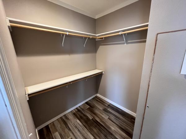 2022 Clayton 32PKS28483a Mobile Home