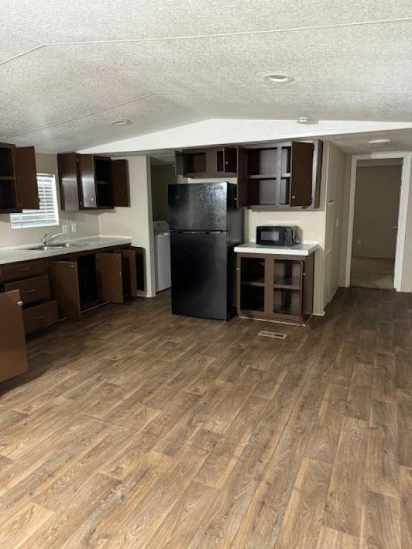 2002 CMH MANUFACTURING INC Mobile Home For Sale