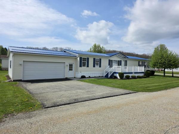2005 Skyline 143B  Home