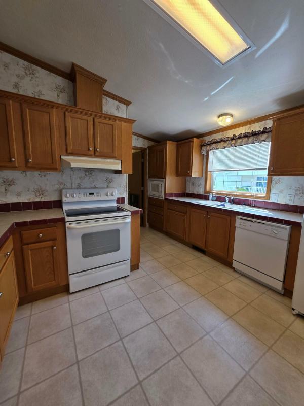 2005 Skyline 143B  Home