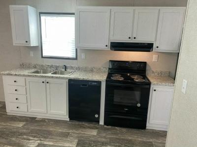 Photo 3 of 12 of home located at 1250 Lakeview Drive #32 Deland, FL 32720