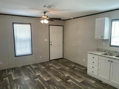 Photo 4 of 12 of home located at 1250 Lakeview Drive #32 Deland, FL 32720