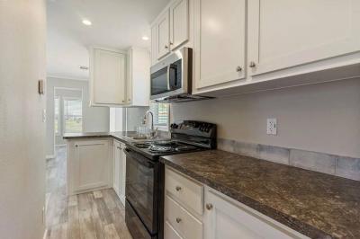 Photo 5 of 16 of home located at 26125 S Us Hwy 27 #61 Leesburg, FL 34748