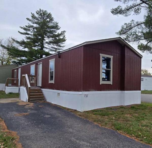Photo 1 of 2 of home located at 25 Riviera Courts Dr Murray, KY 42071