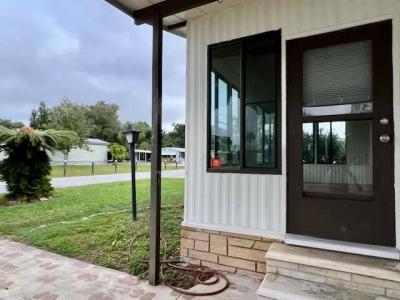 Photo 2 of 9 of home located at 2421 Lakeside Dr Leesburg, FL 34788