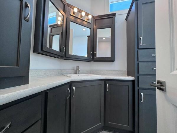 2025 120MA11351W  Home