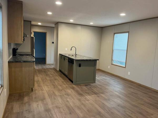 2023 76CEJ16663AH23  Home