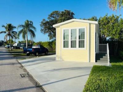 Photo 3 of 20 of home located at 325 Marie Ln, #325 Naples, FL 34104