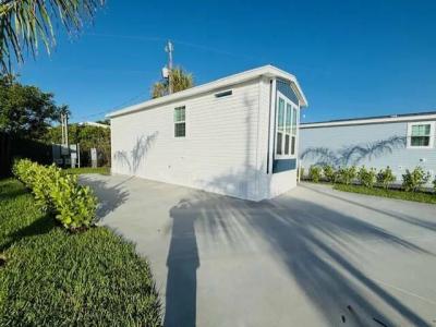 Photo 3 of 19 of home located at 326 Marie Ln, #326 Naples, FL 34104