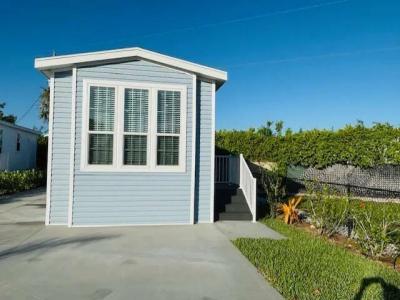 Photo 3 of 19 of home located at 327 Marie Ln, #327 Naples, FL 34104