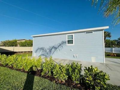 Photo 4 of 19 of home located at 327 Marie Ln, #327 Naples, FL 34104